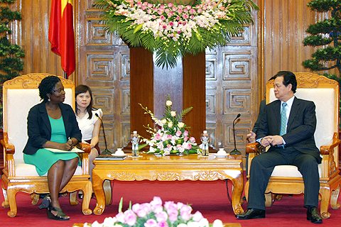 Thủ tướng Nguyễn Tấn Dũng tiếp Giám đốc WB tại Việt Nam, bà Victoria Kwakwa.